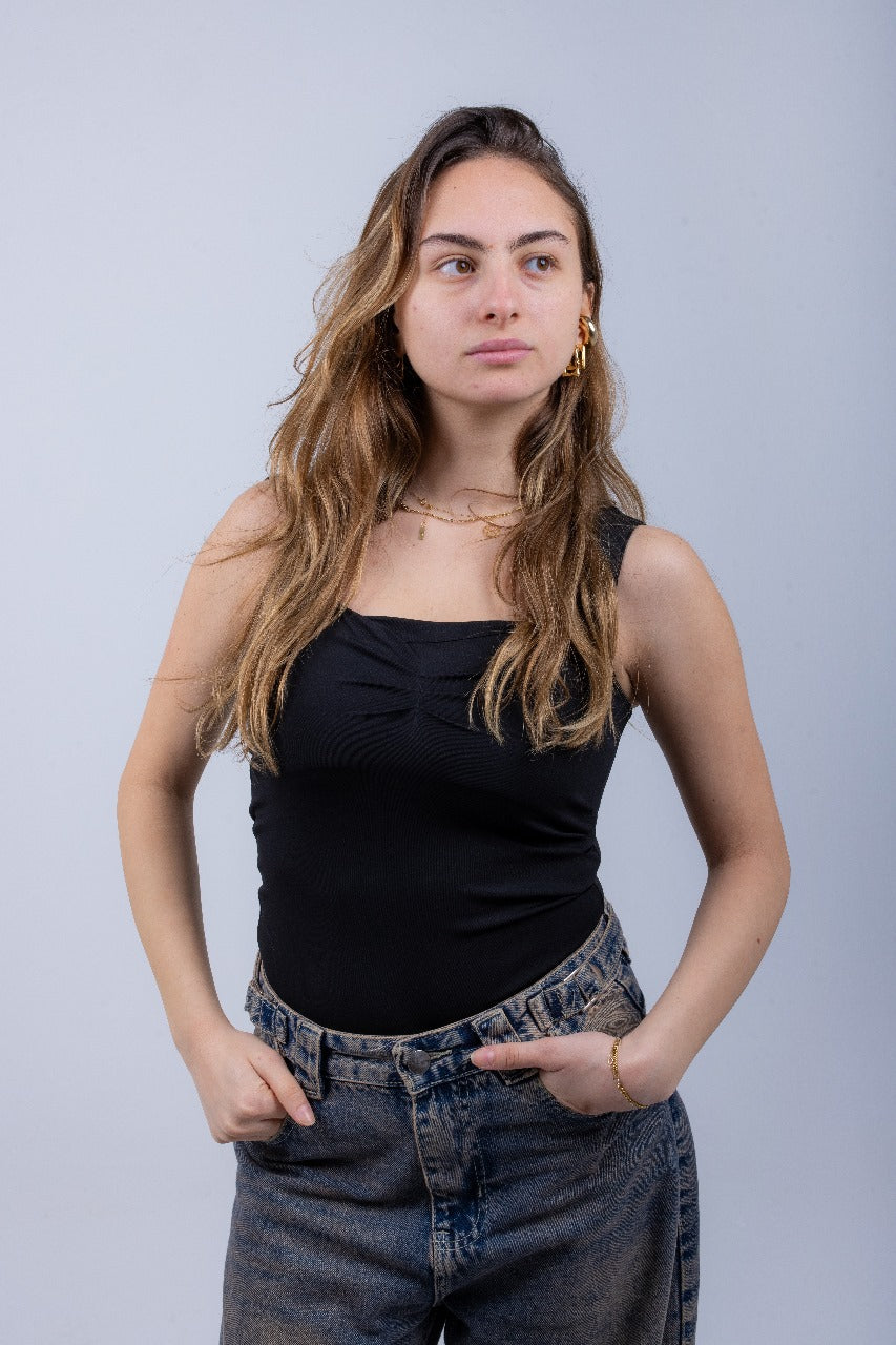Black Scoop Top